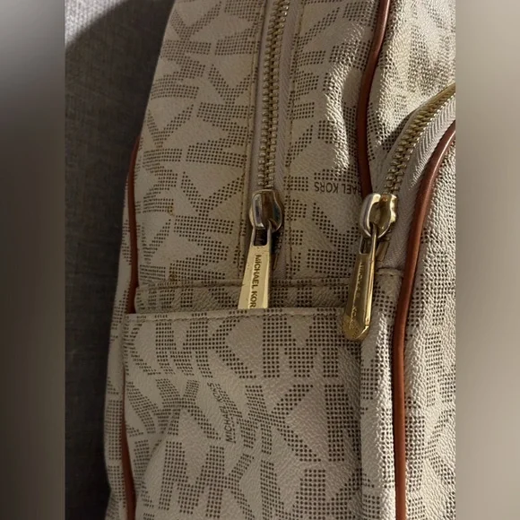 Michael Kors Monogram Jet Set Backpack - Picture 8 of 15